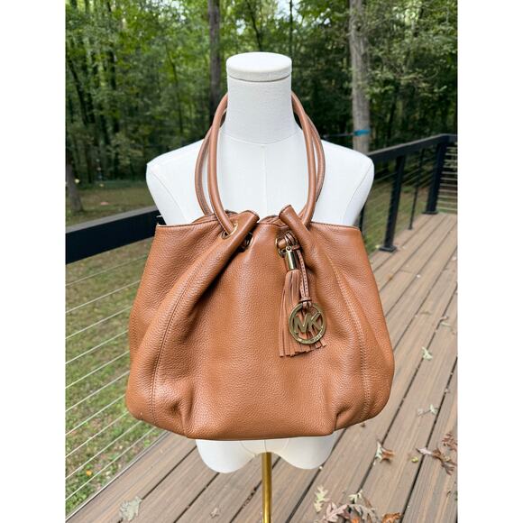 Michael Kors Astor Large Ring Brown Pebbled Leather Bucket Shoulder Bag Purse - Picture 1 of 8
